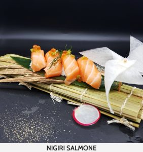 HOMU_NIGIRI_SALMONE